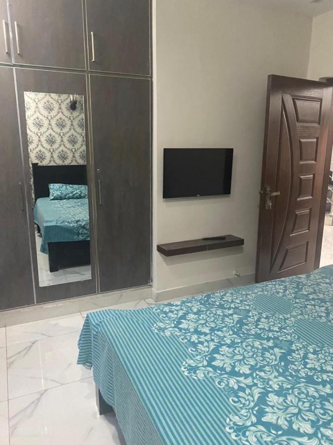 Grey Orchard Homestay - A Family Place 라호르 외부 사진