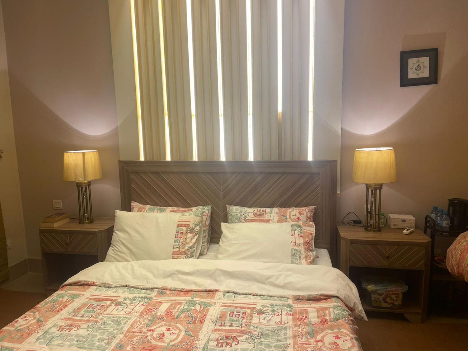 Grey Orchard Homestay - A Family Place 라호르 외부 사진