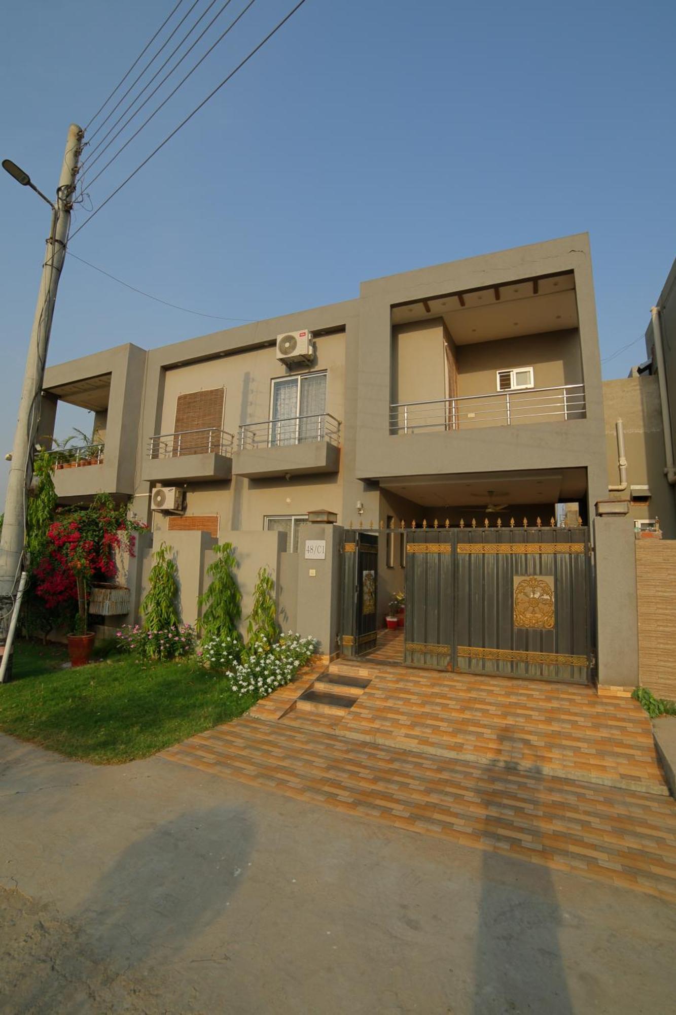 Grey Orchard Homestay - A Family Place 라호르 외부 사진