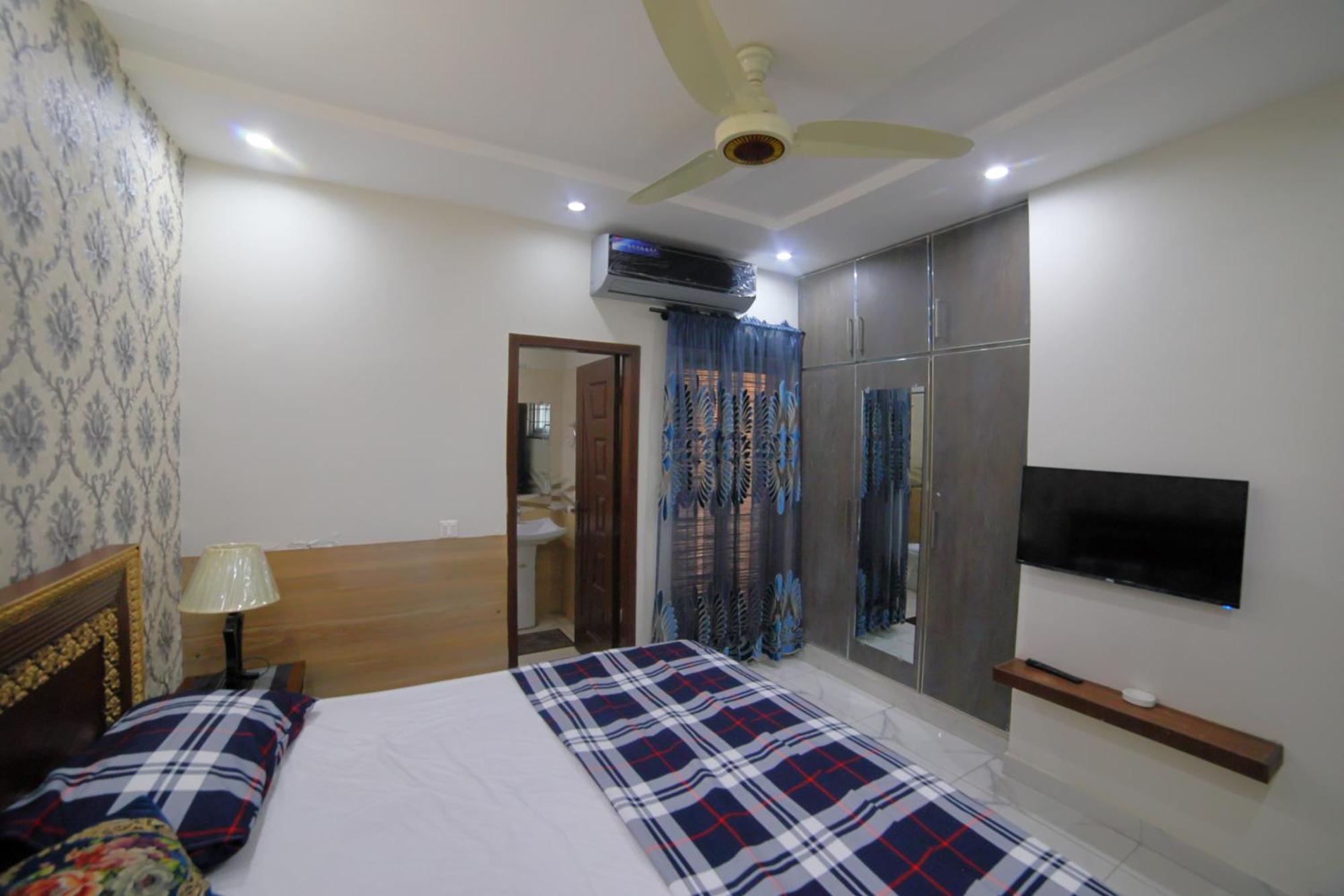 Grey Orchard Homestay - A Family Place 라호르 외부 사진
